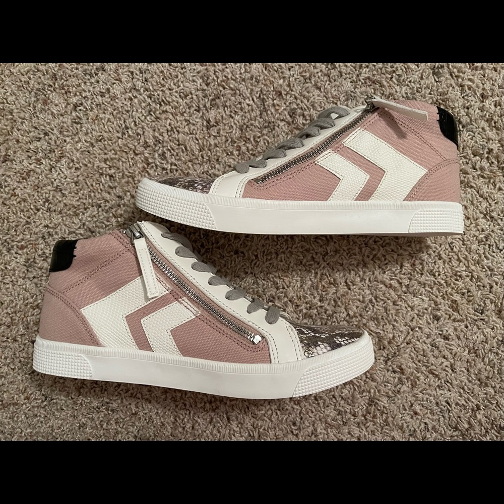 Dolce Vita high top sneakers size 9 NEVER WORN